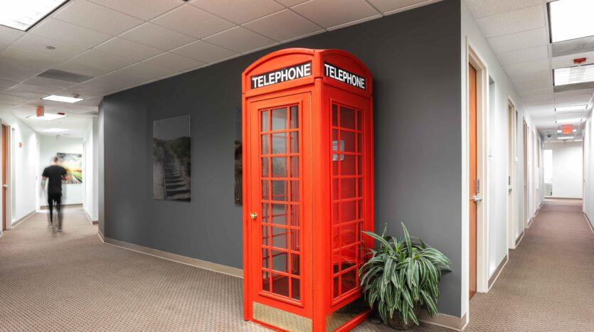 questdoral Telephone Booth